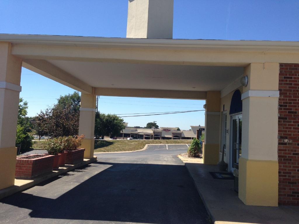 Days Inn By Wyndham Liberty/Ne Kansas City Экстерьер фото